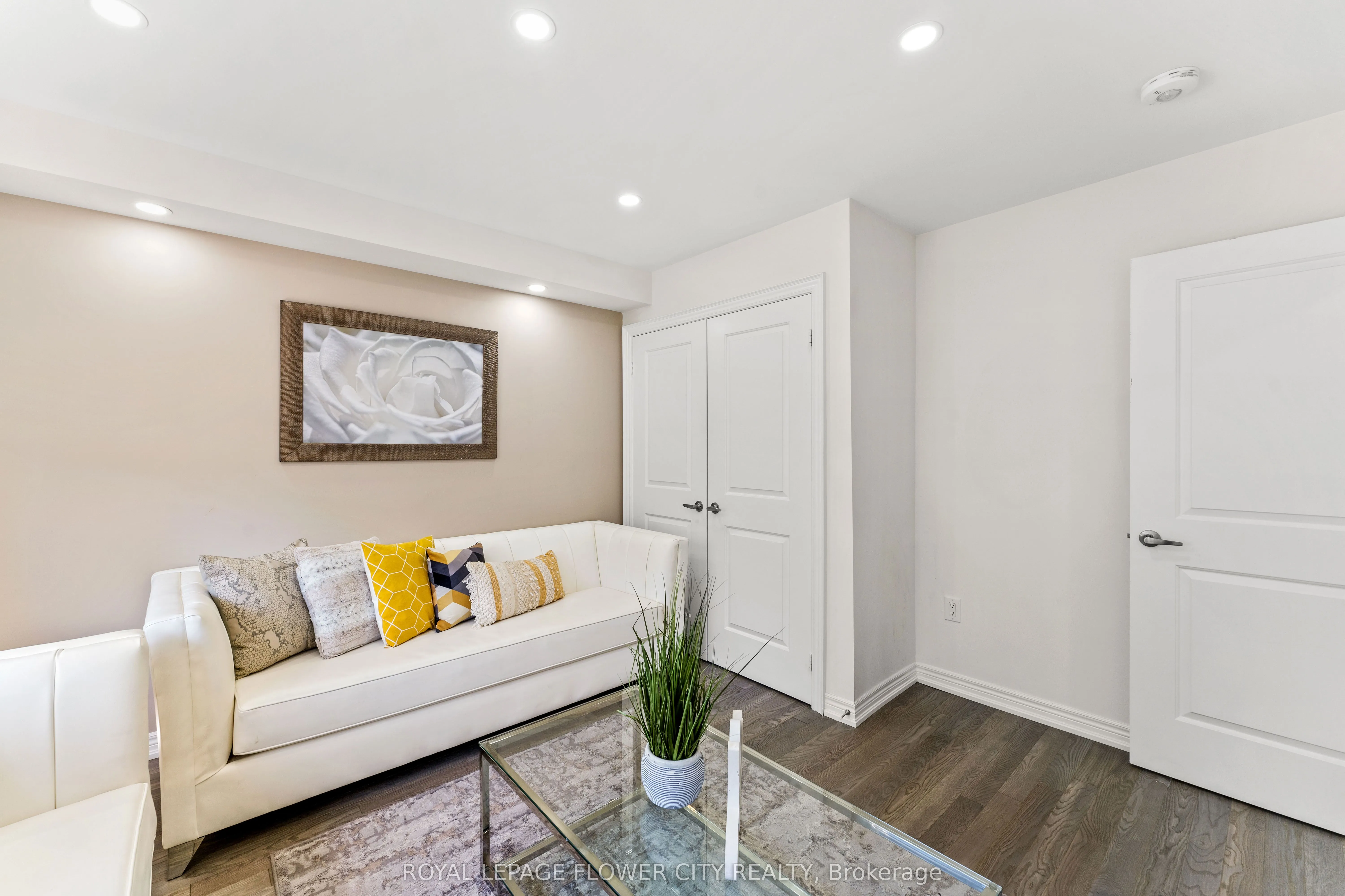 38 Queenpost Drive