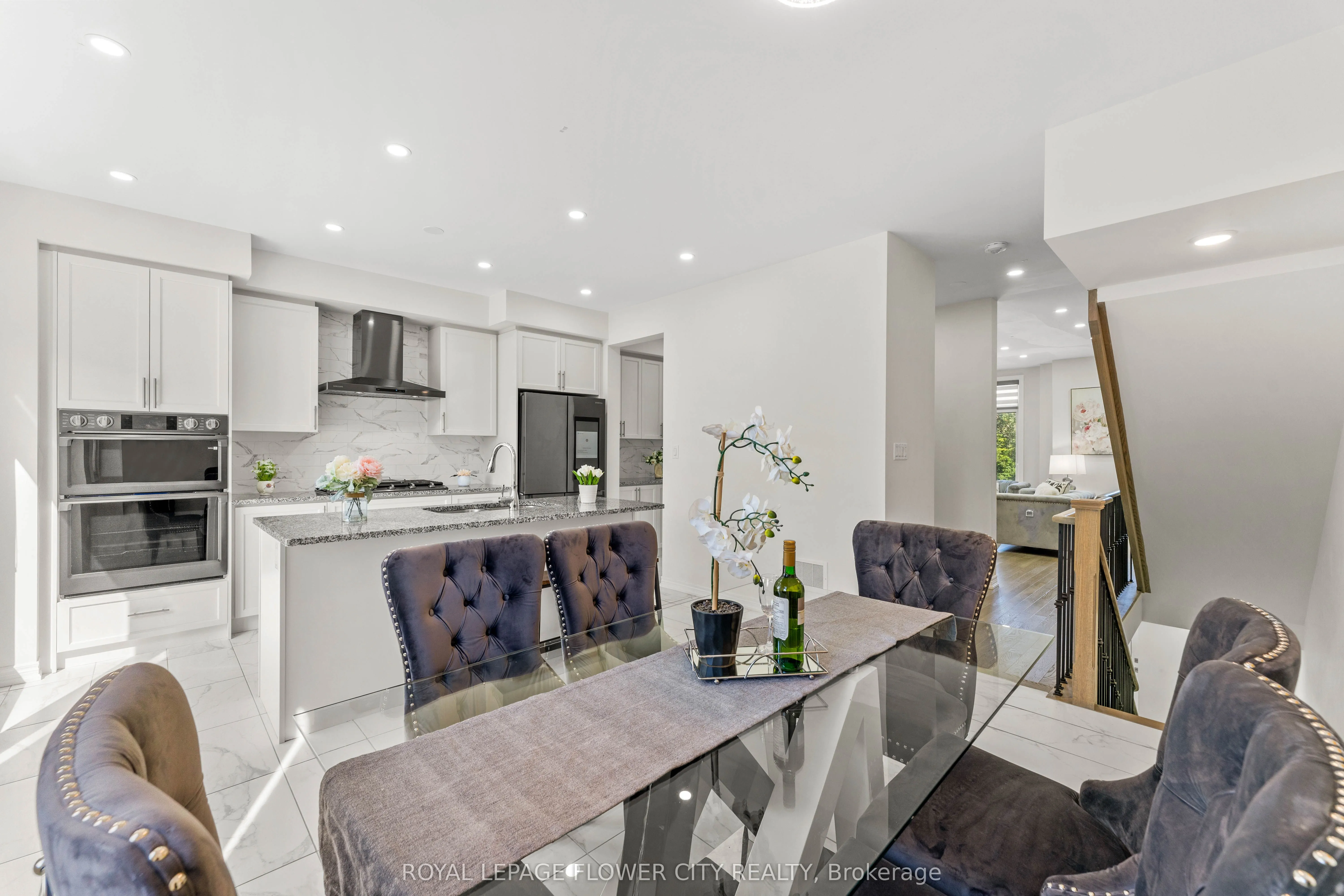 38 Queenpost Drive