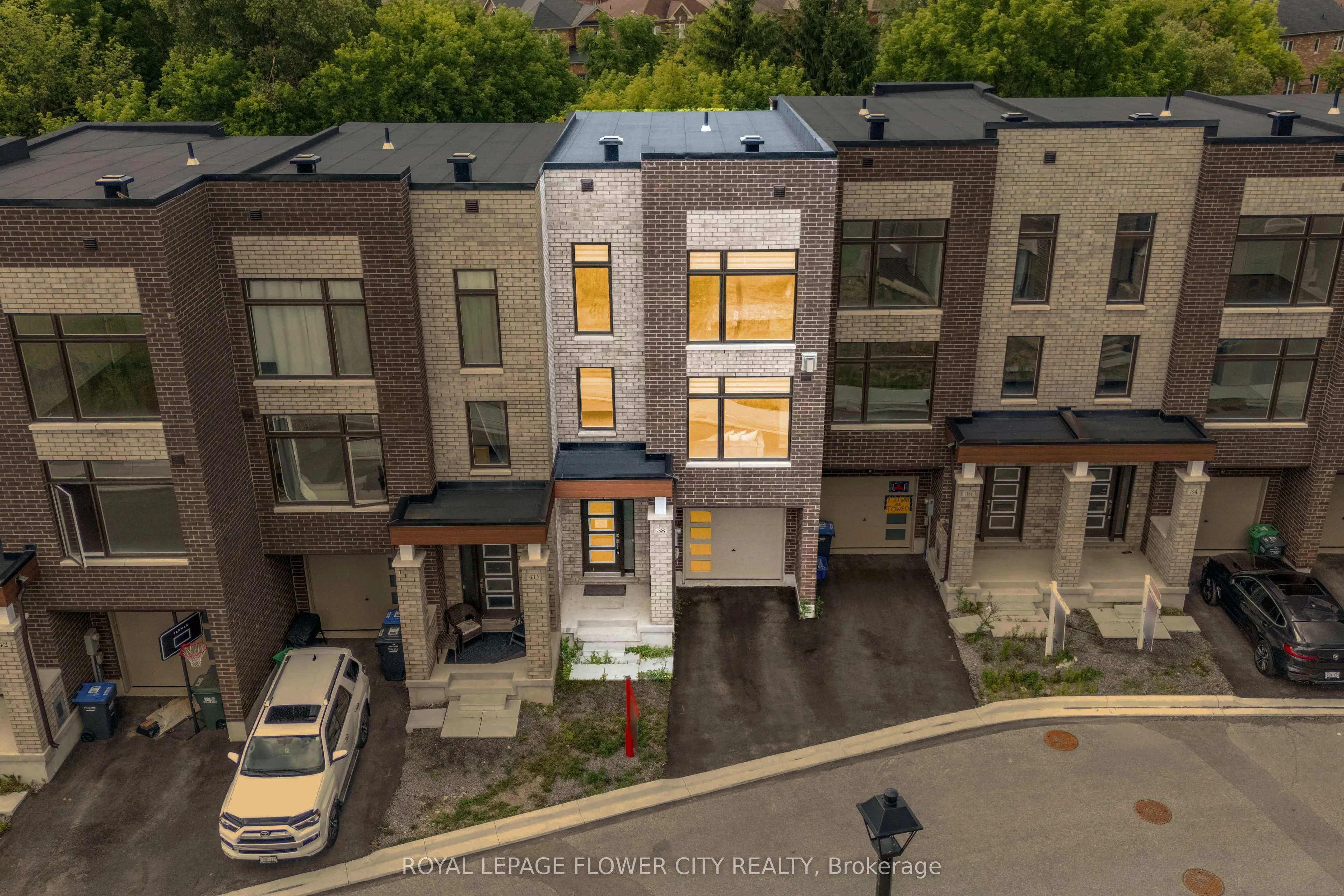 38 Queenpost Drive