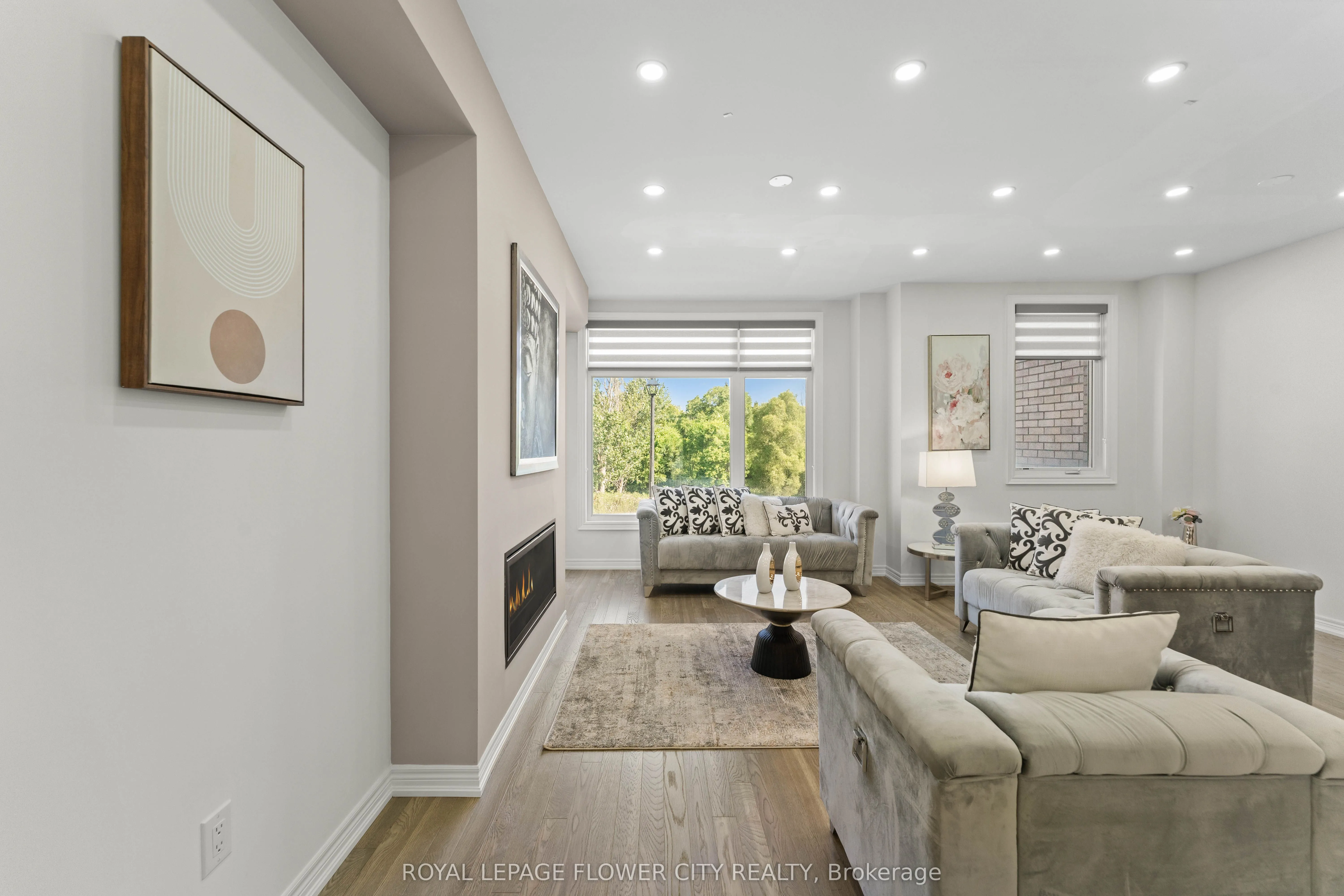 38 Queenpost Drive