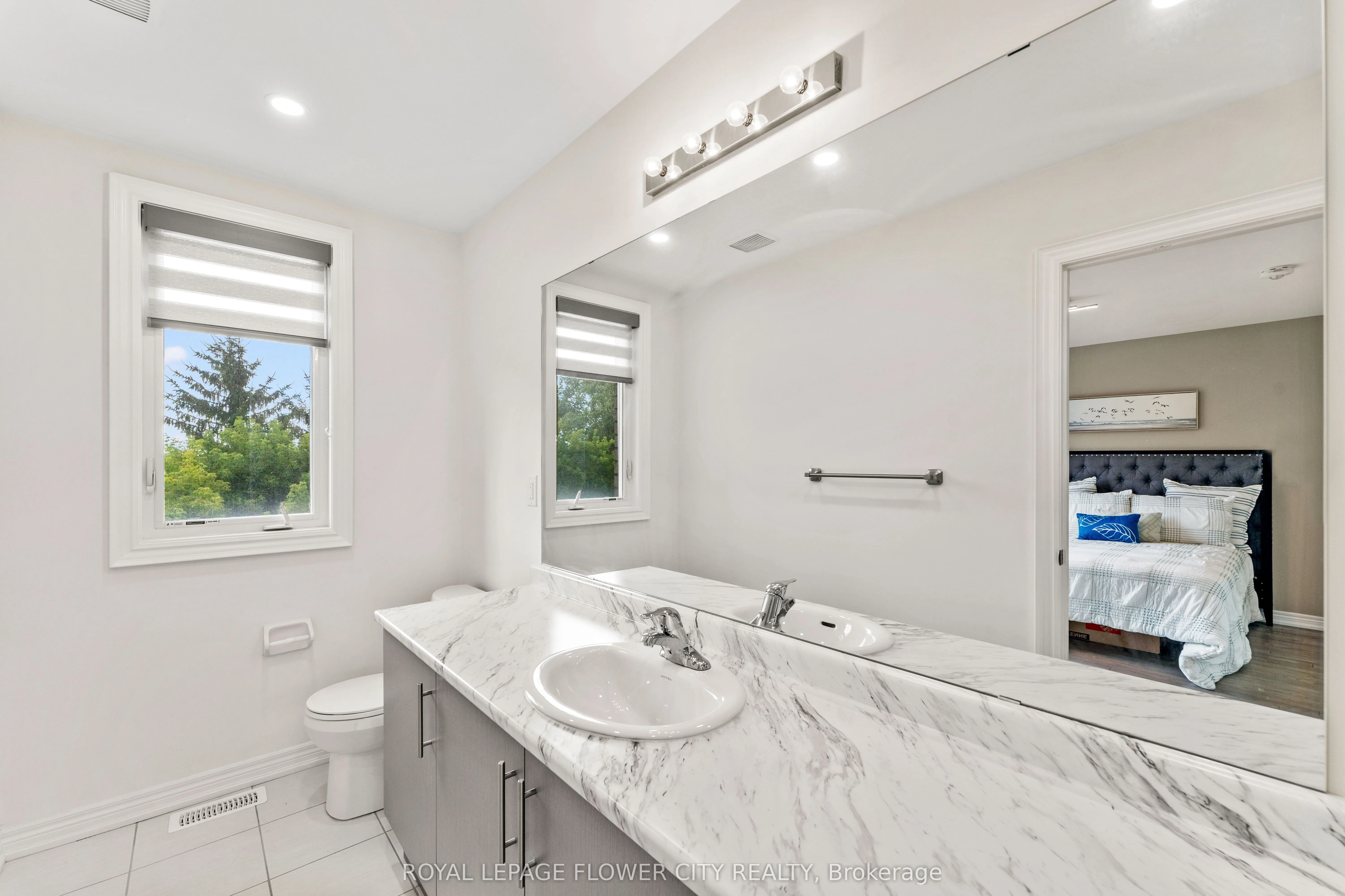 38 Queenpost Drive