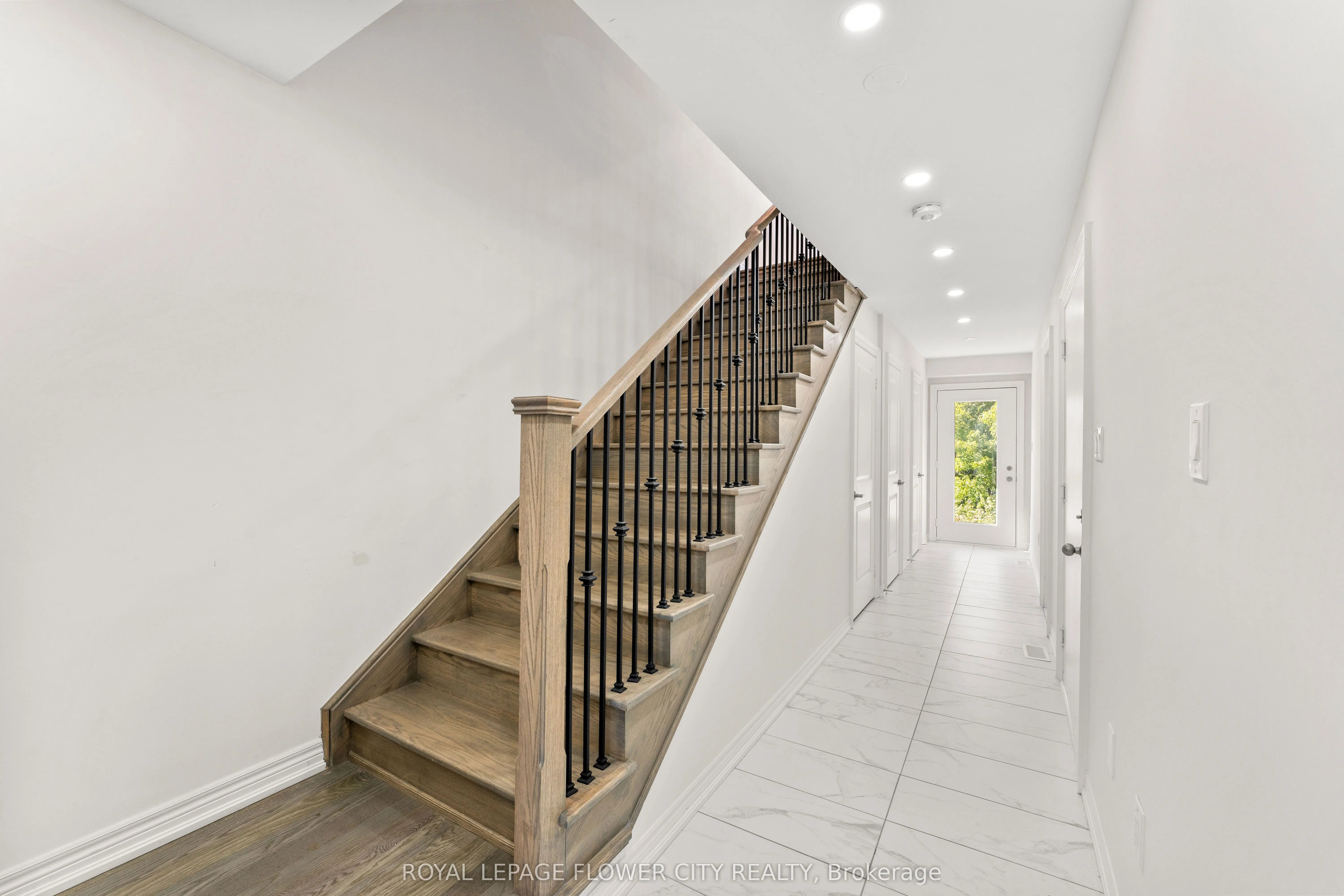 38 Queenpost Drive