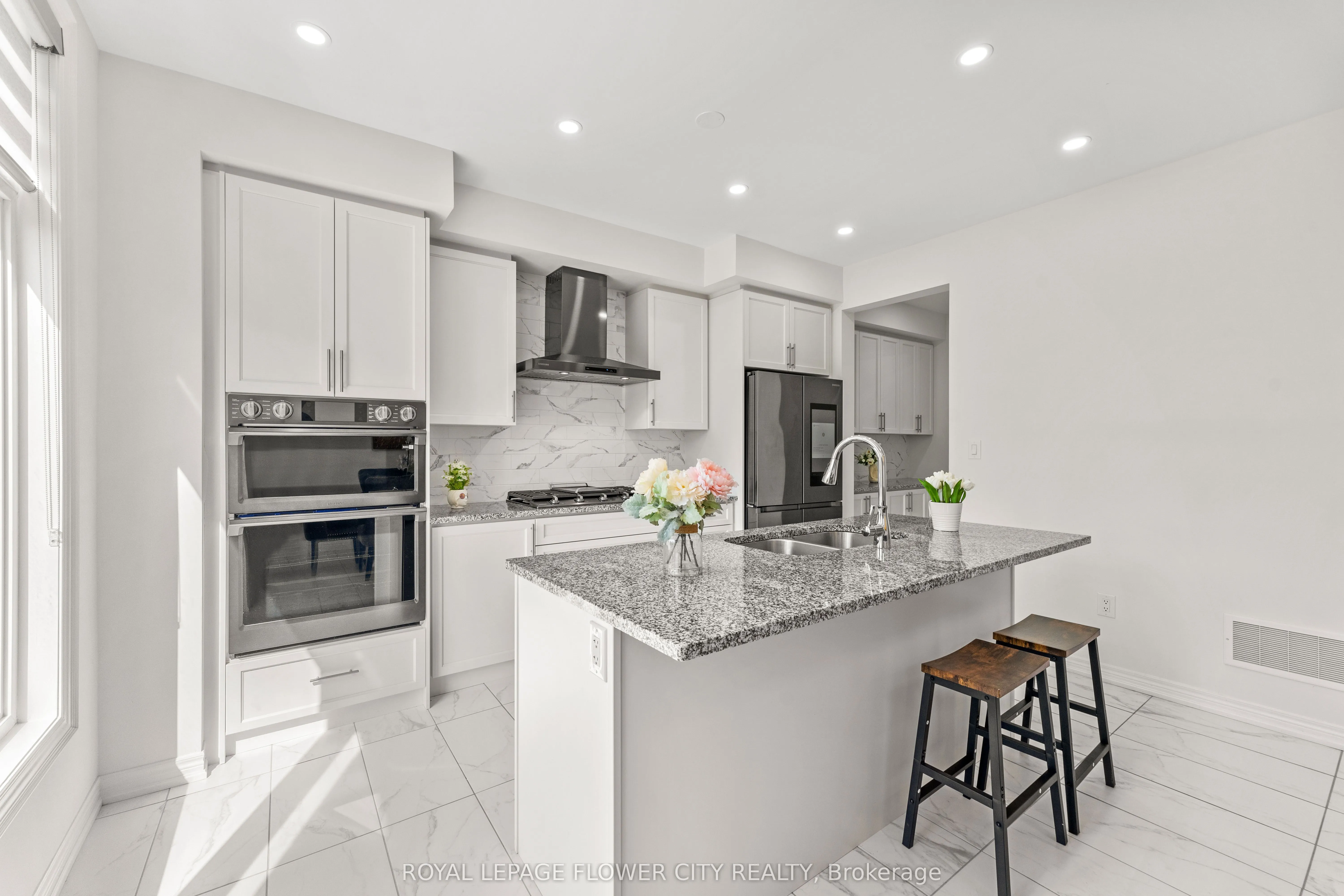 38 Queenpost Drive
