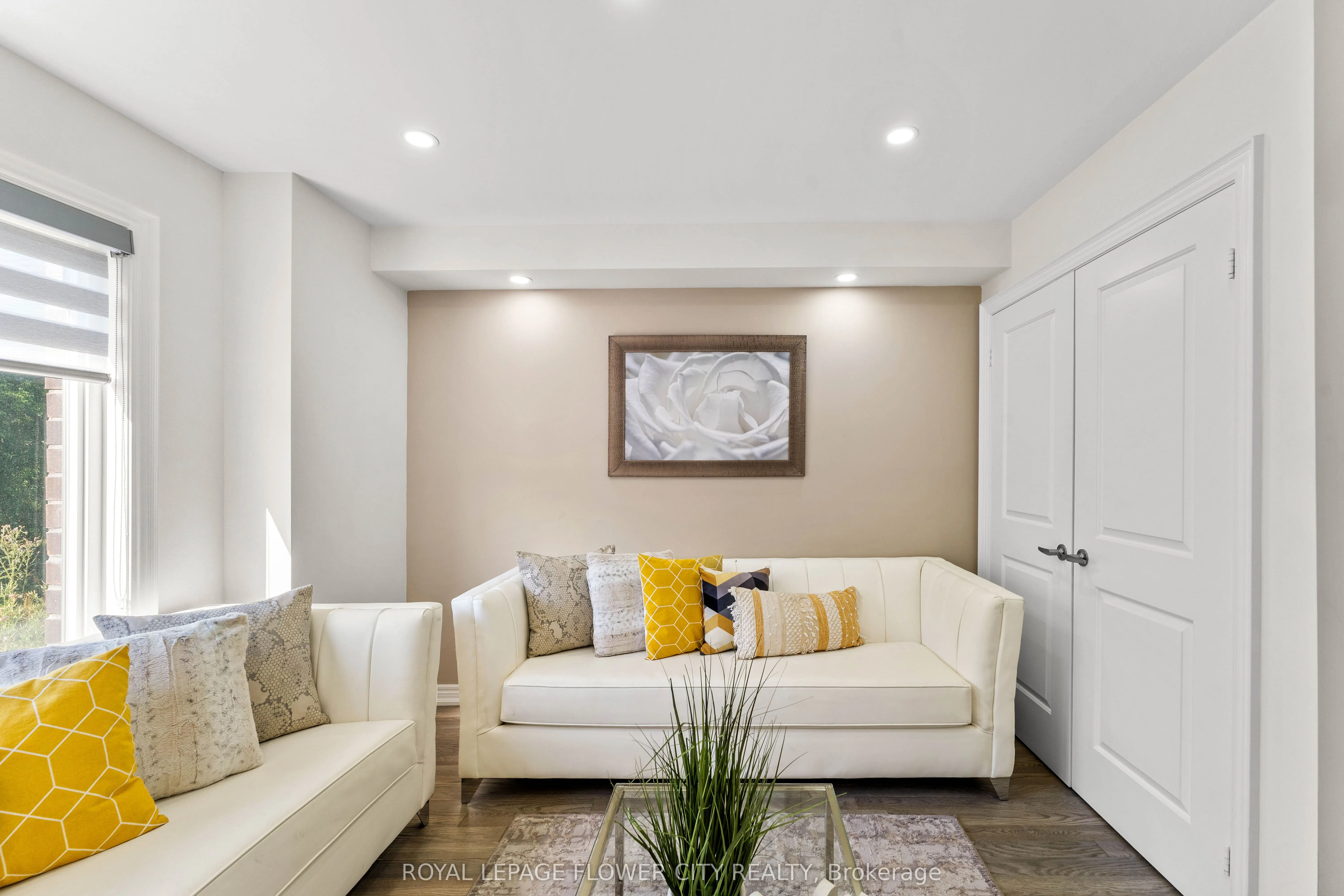38 Queenpost Drive