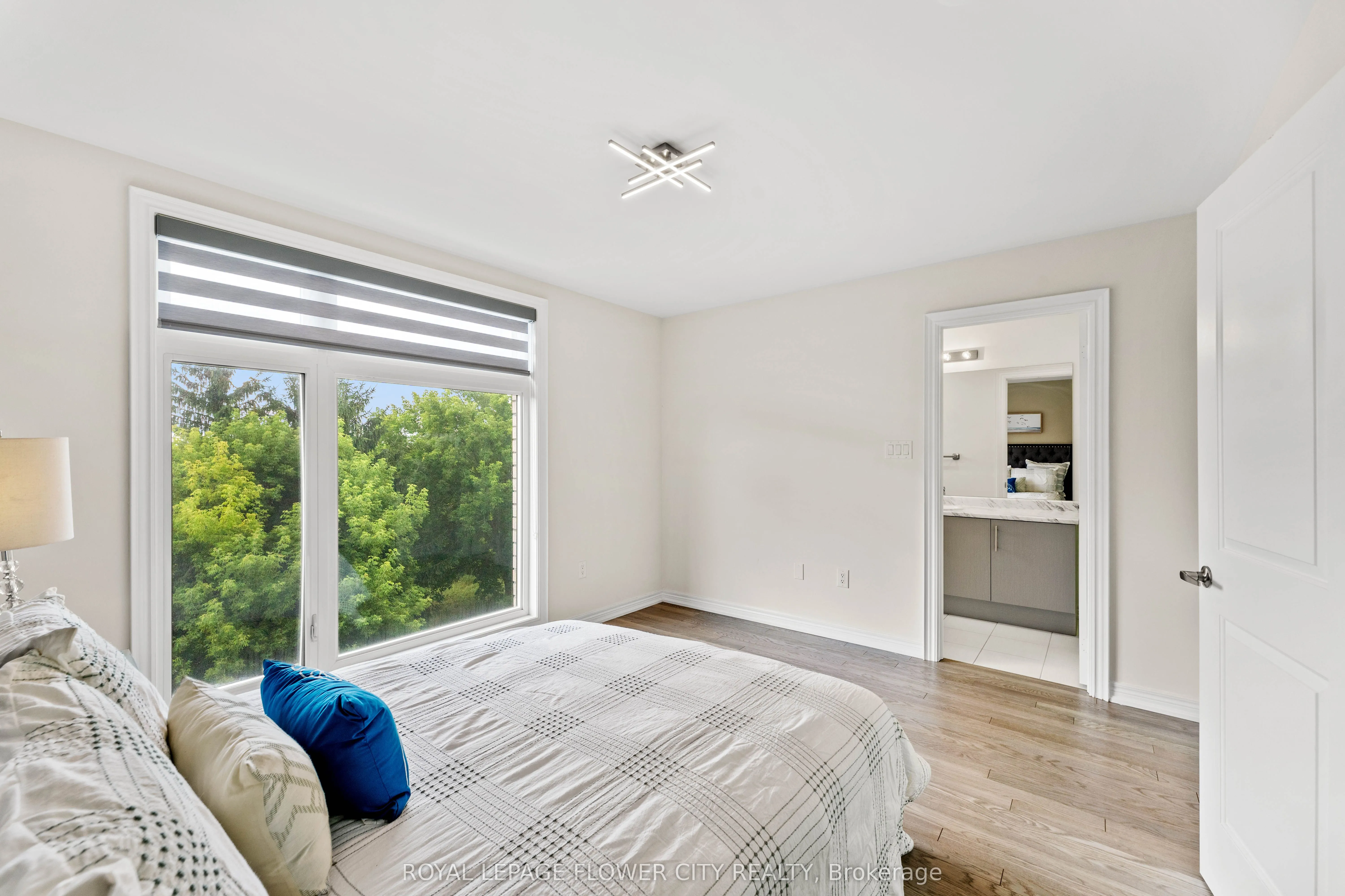 38 Queenpost Drive