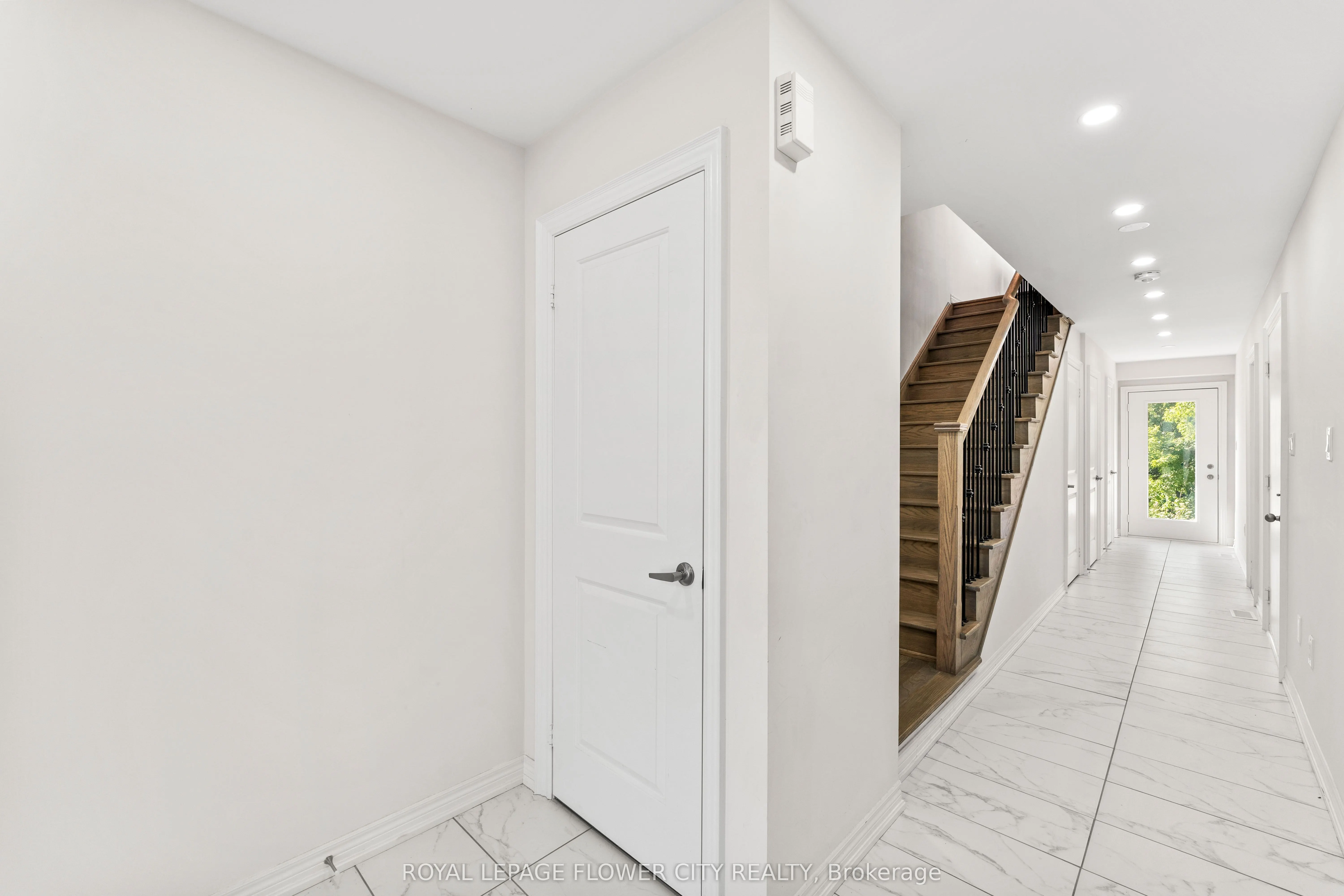 38 Queenpost Drive