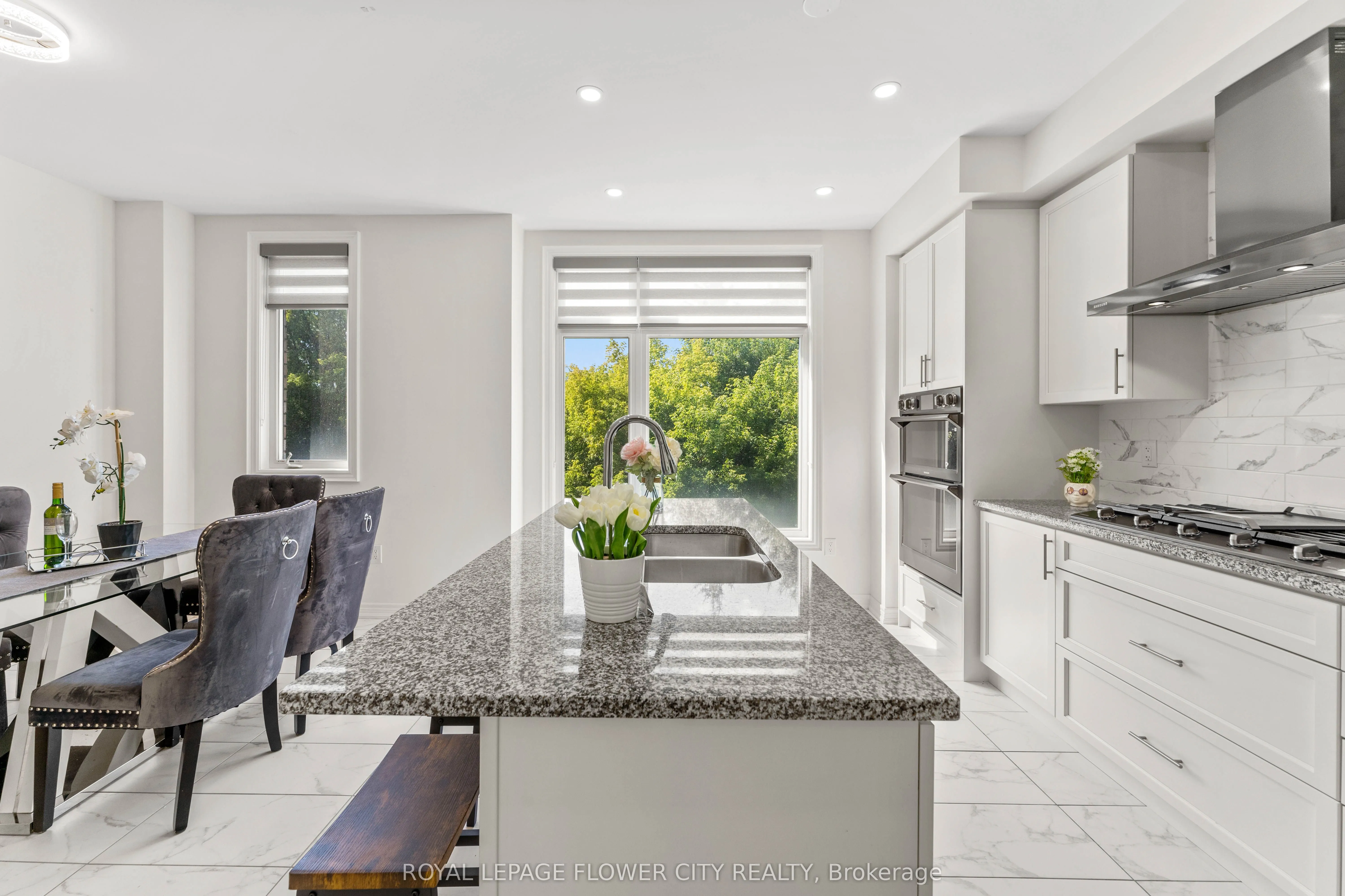 38 Queenpost Drive