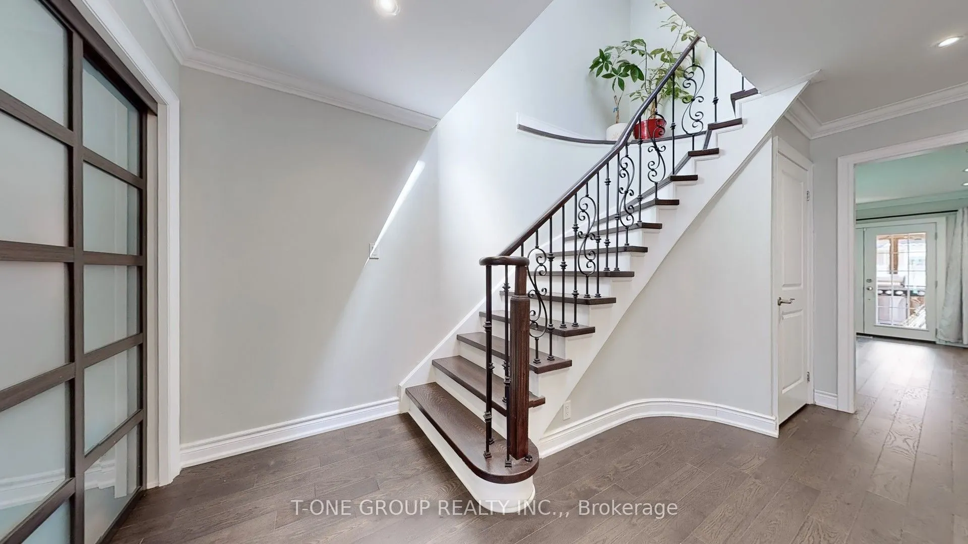 224 Kingsbridge Garden Circle