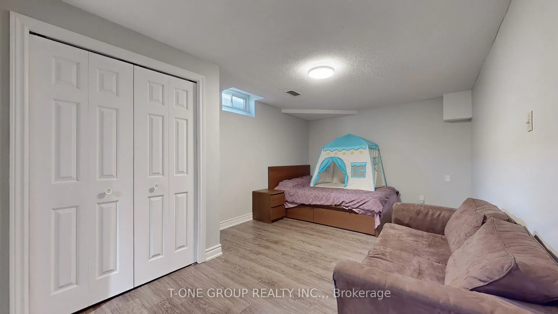 224 Kingsbridge Garden Circle