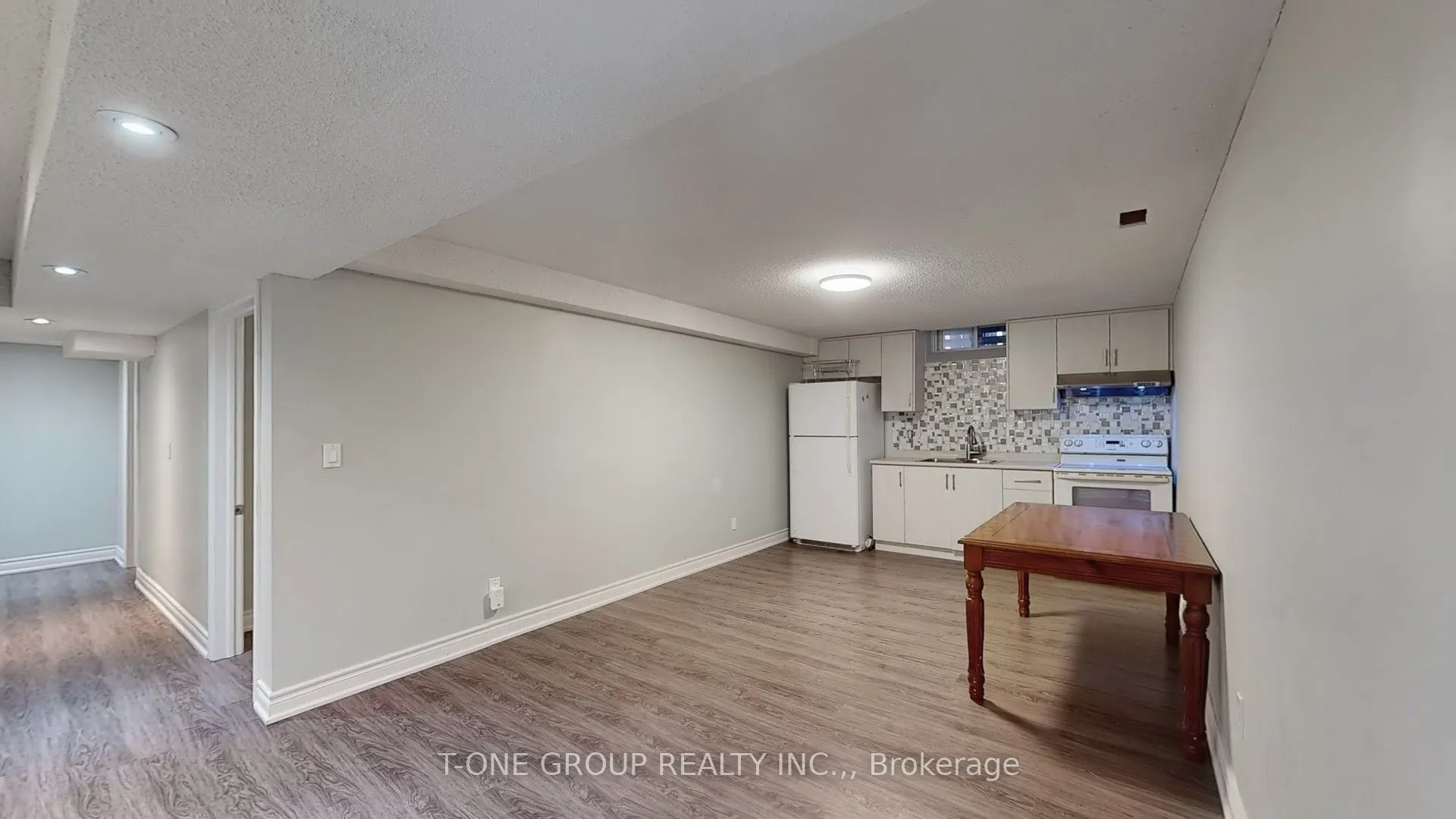 224 Kingsbridge Garden Circle