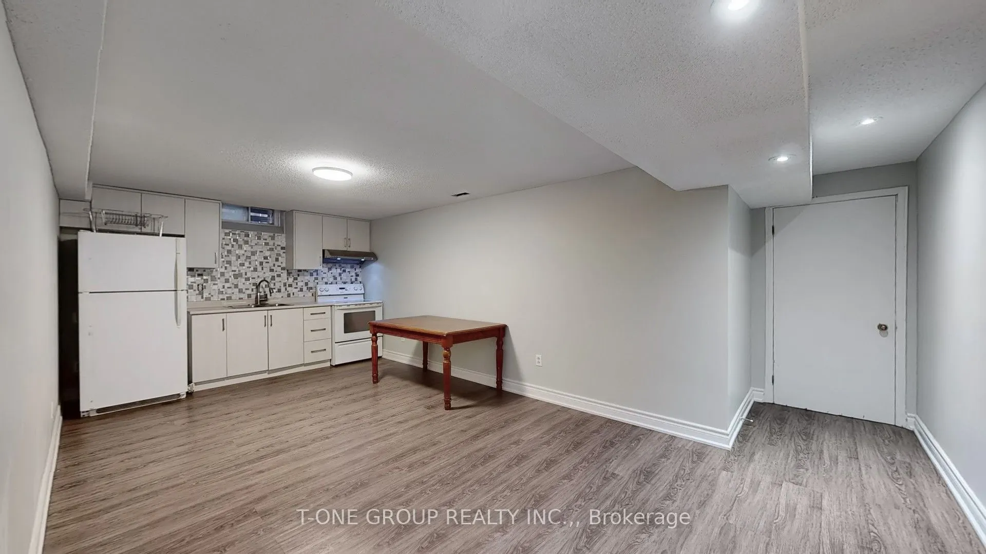 224 Kingsbridge Garden Circle