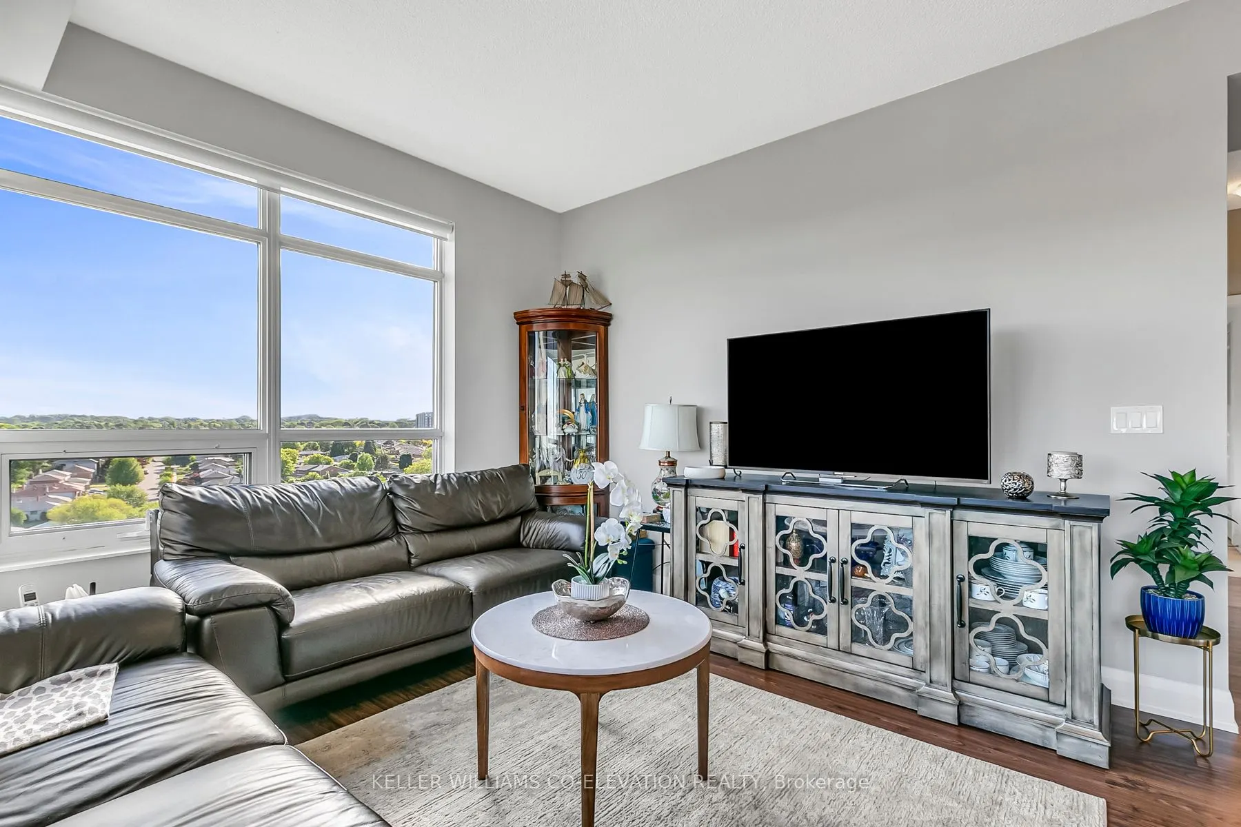25 Fontenay Court, #1104