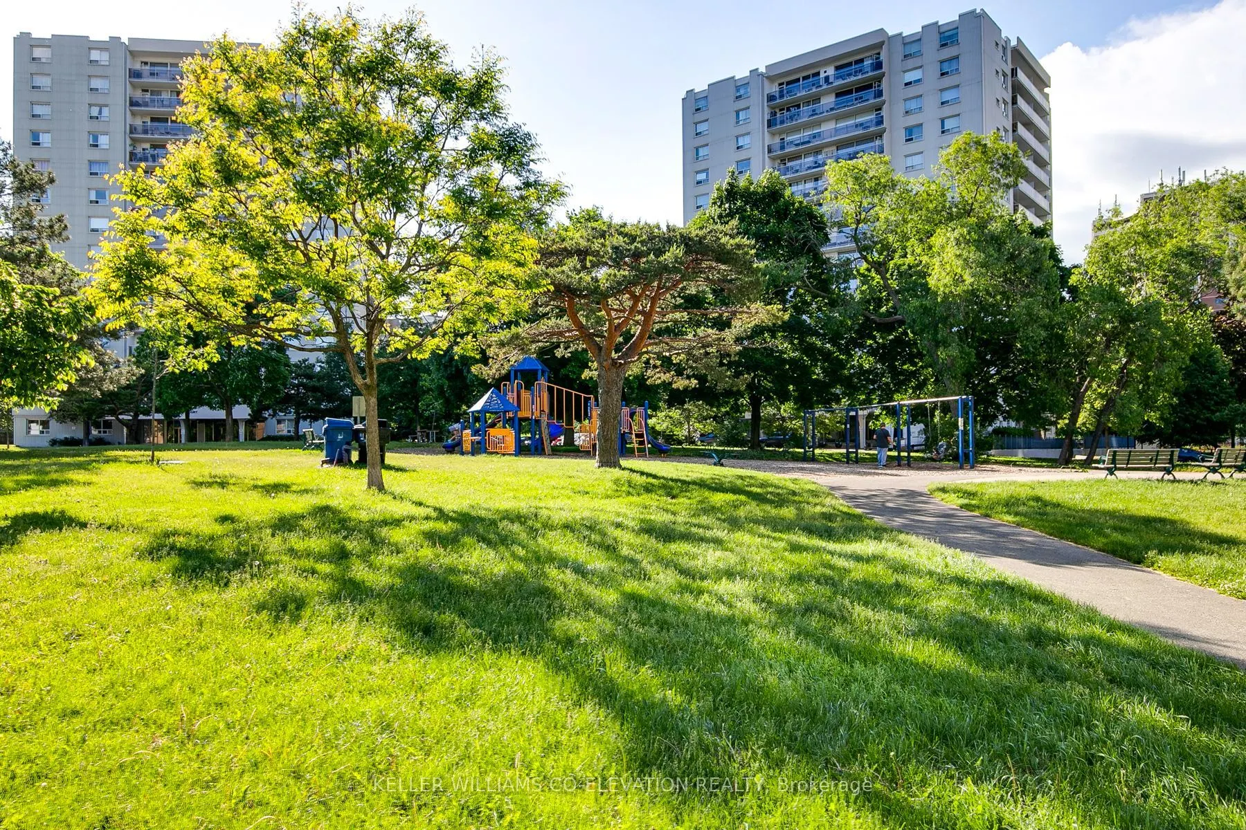 25 Fontenay Court, #1104