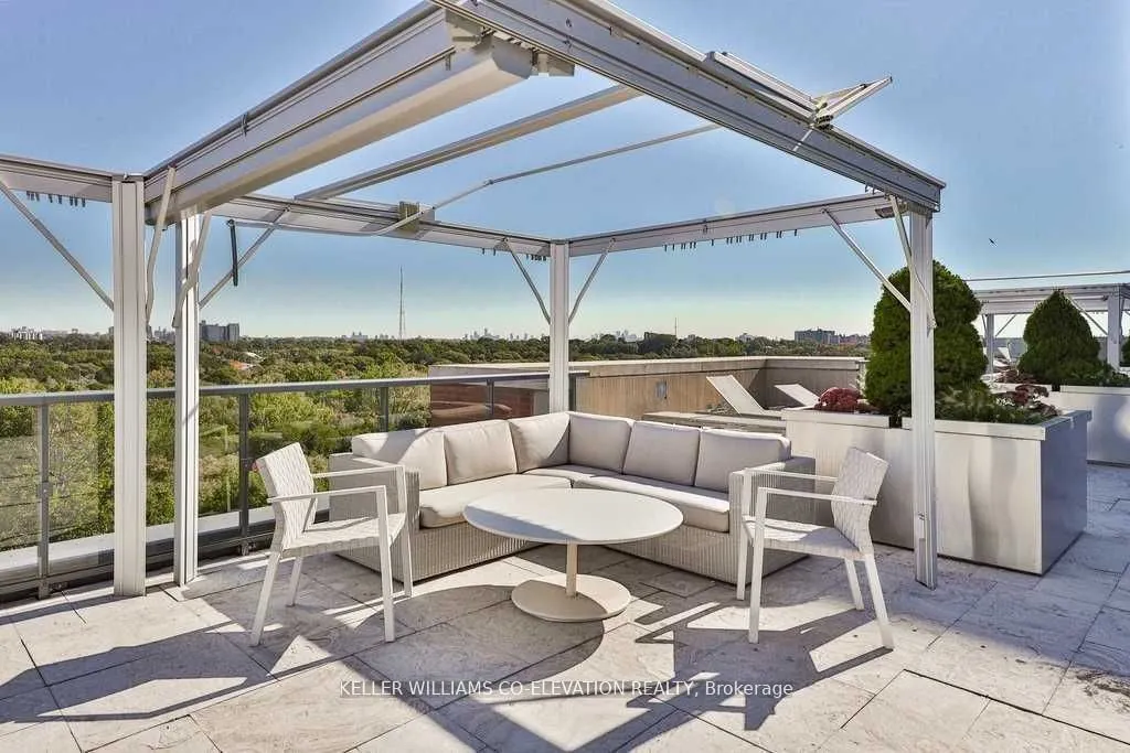 25 Fontenay Court, #1104