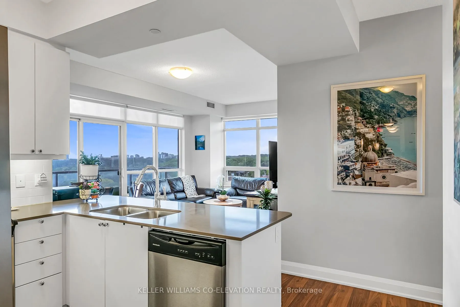 25 Fontenay Court, #1104