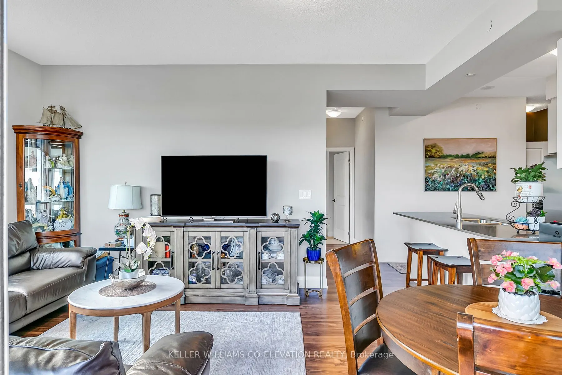 25 Fontenay Court, #1104