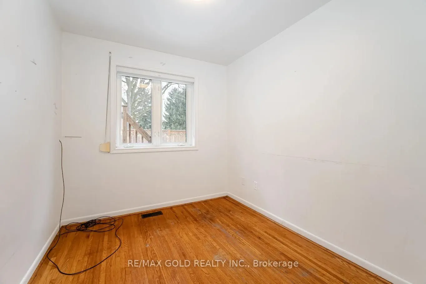 142 Wareside Road, #Lower