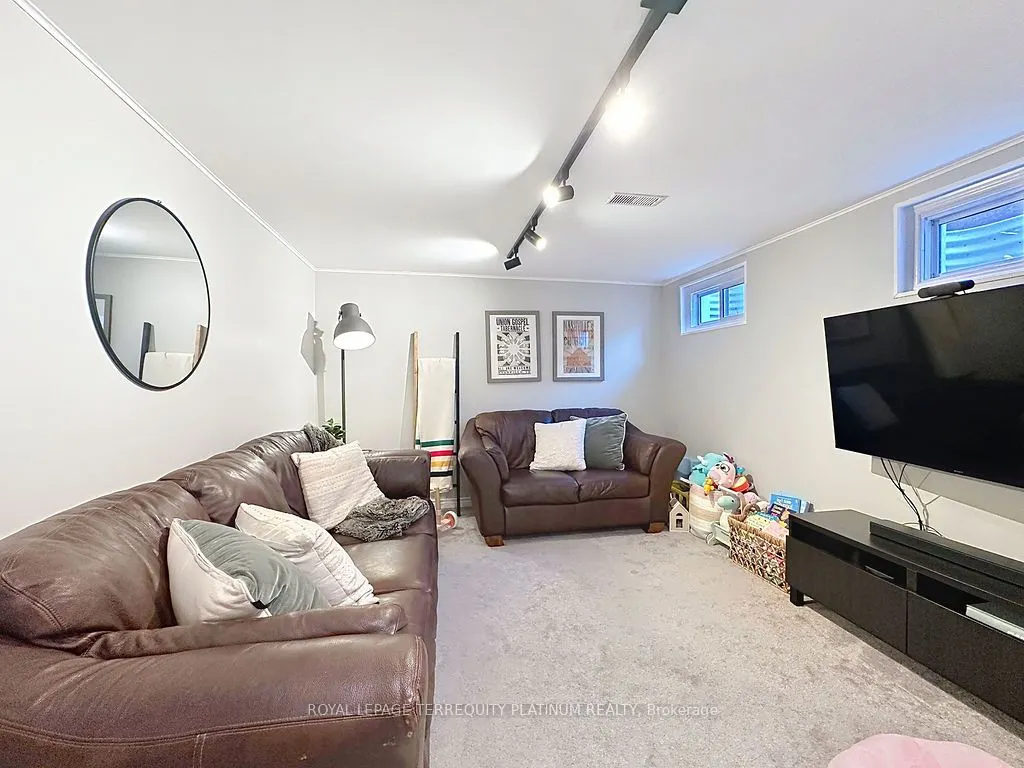 2456 Padstow Crescent