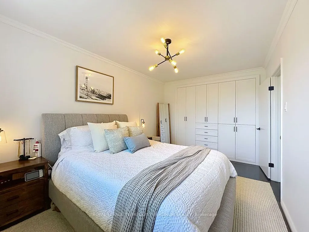 2456 Padstow Crescent
