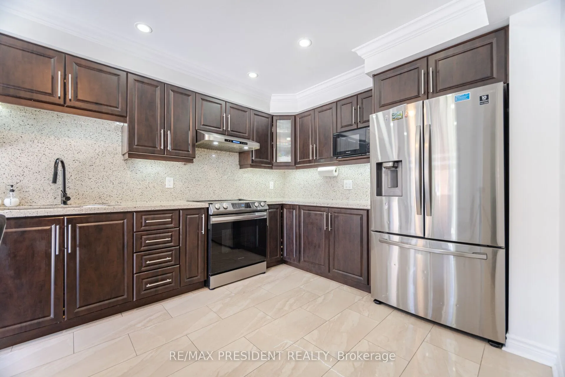 58 Frontenac Crescent