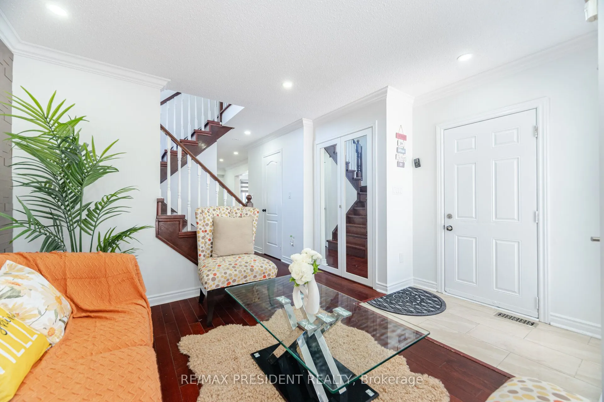 58 Frontenac Crescent