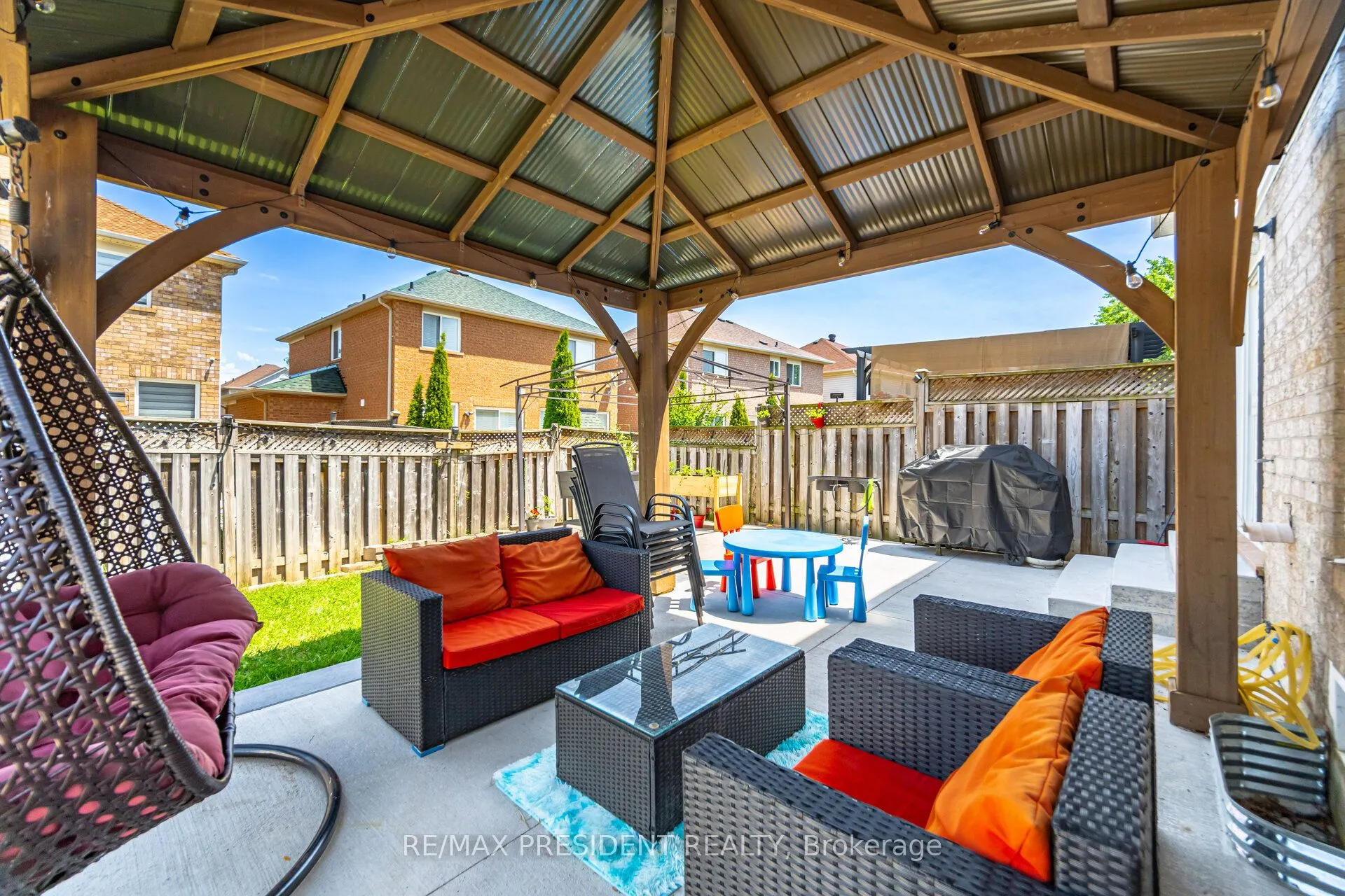 58 Frontenac Crescent