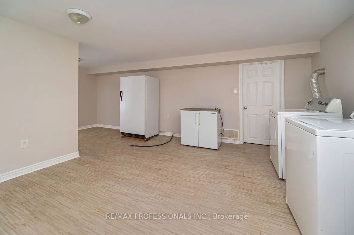 8 Chantilly Gardens