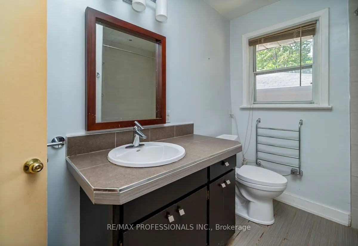 8 Chantilly Gardens