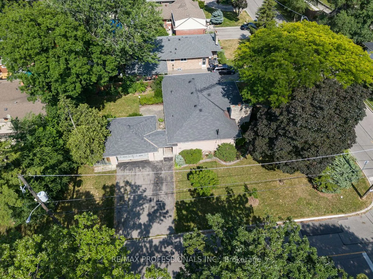8 Chantilly Gardens
