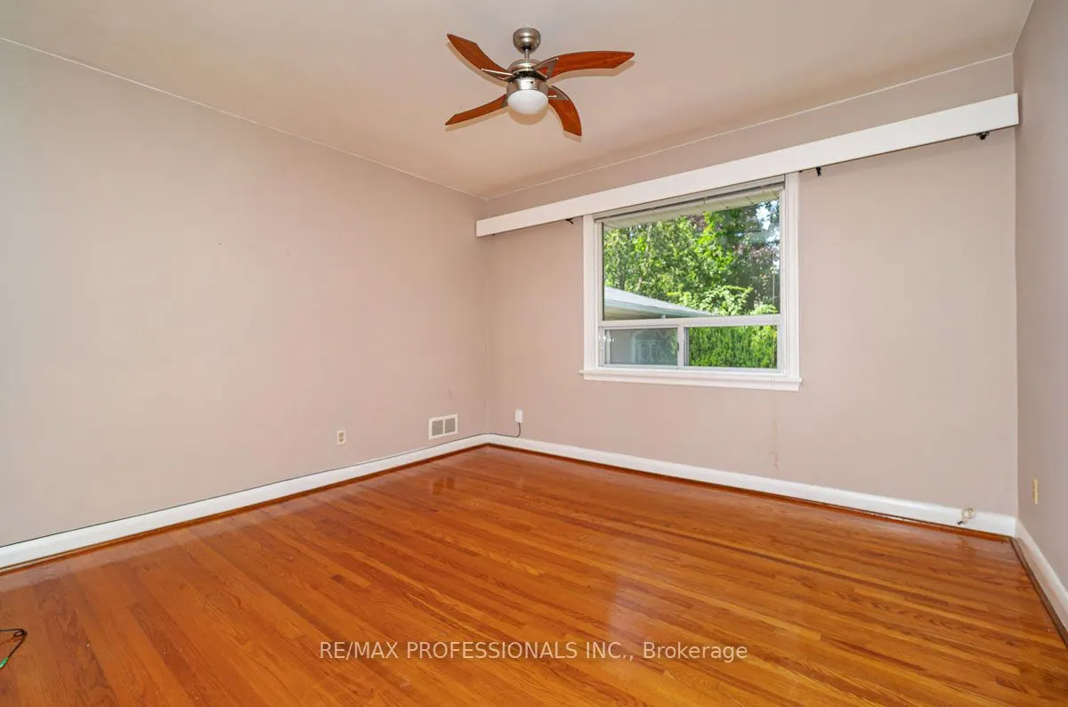8 Chantilly Gardens