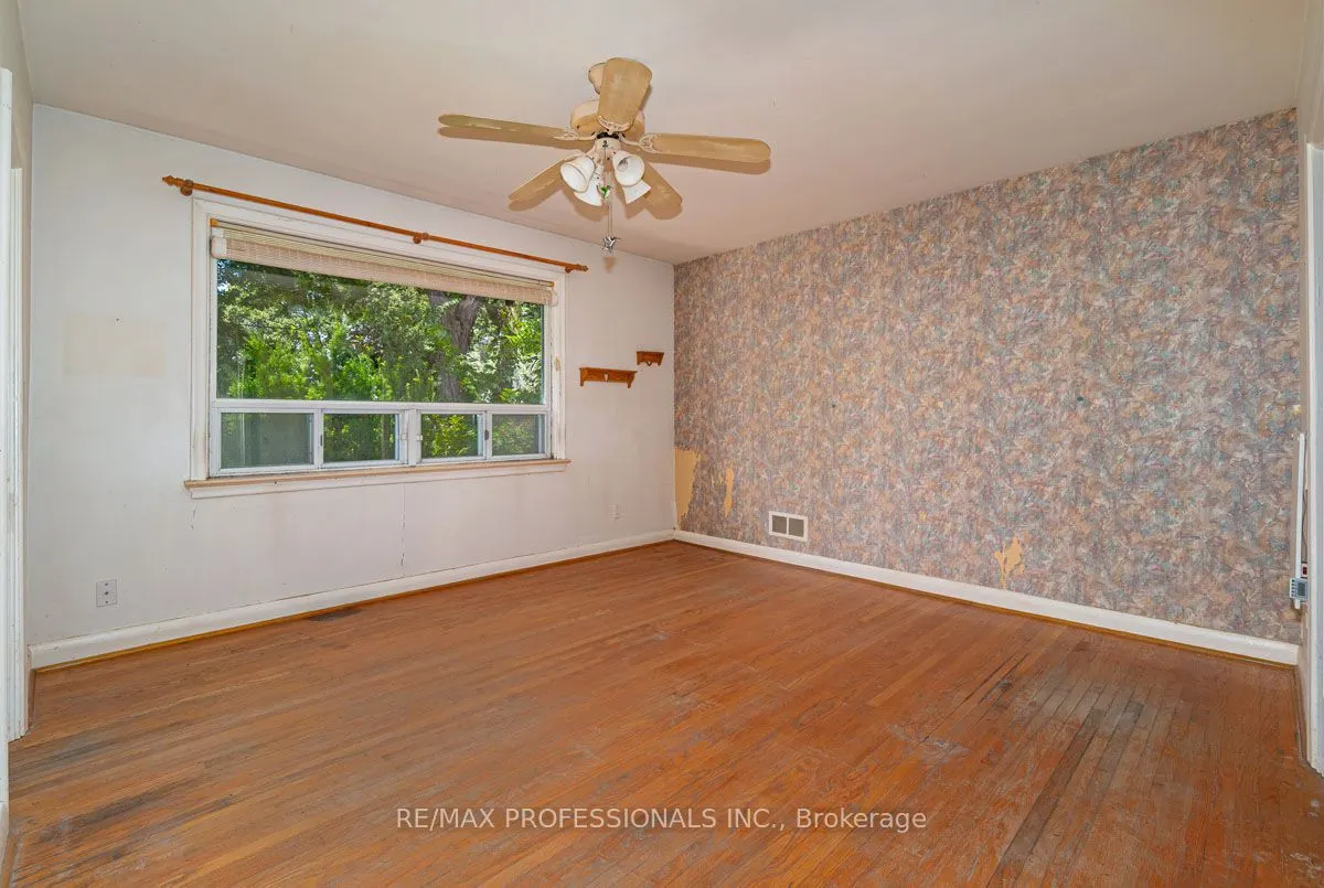 8 Chantilly Gardens