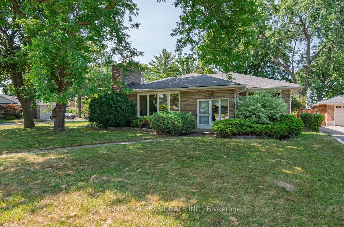 8 Chantilly Gardens