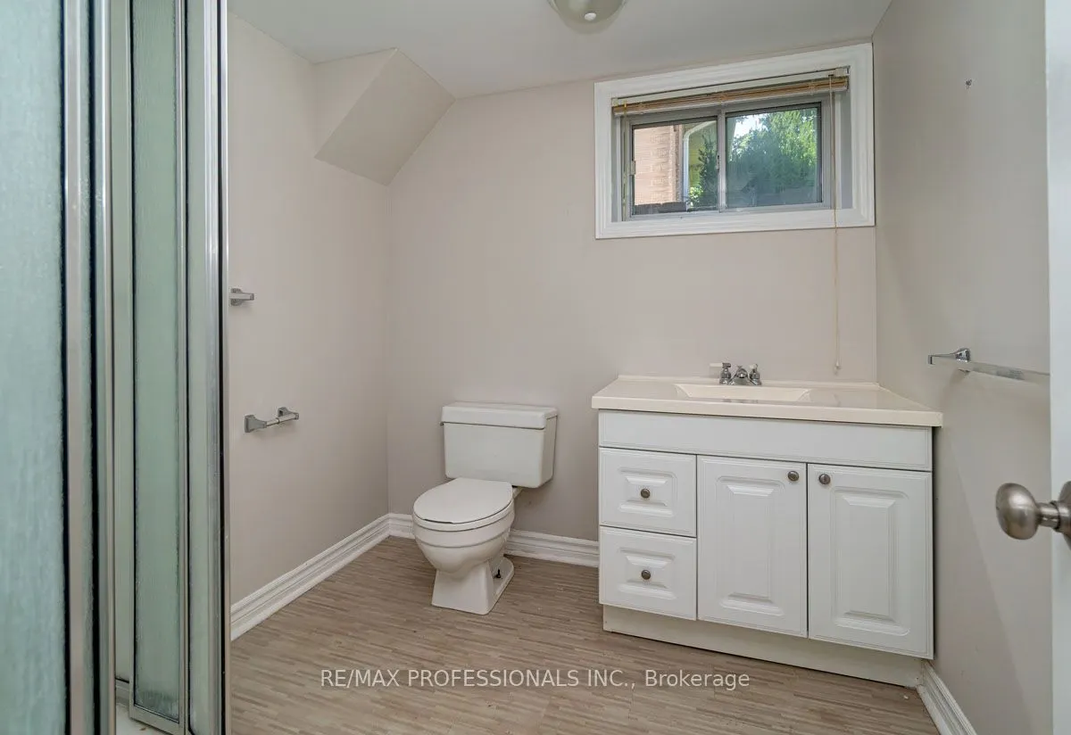 8 Chantilly Gardens