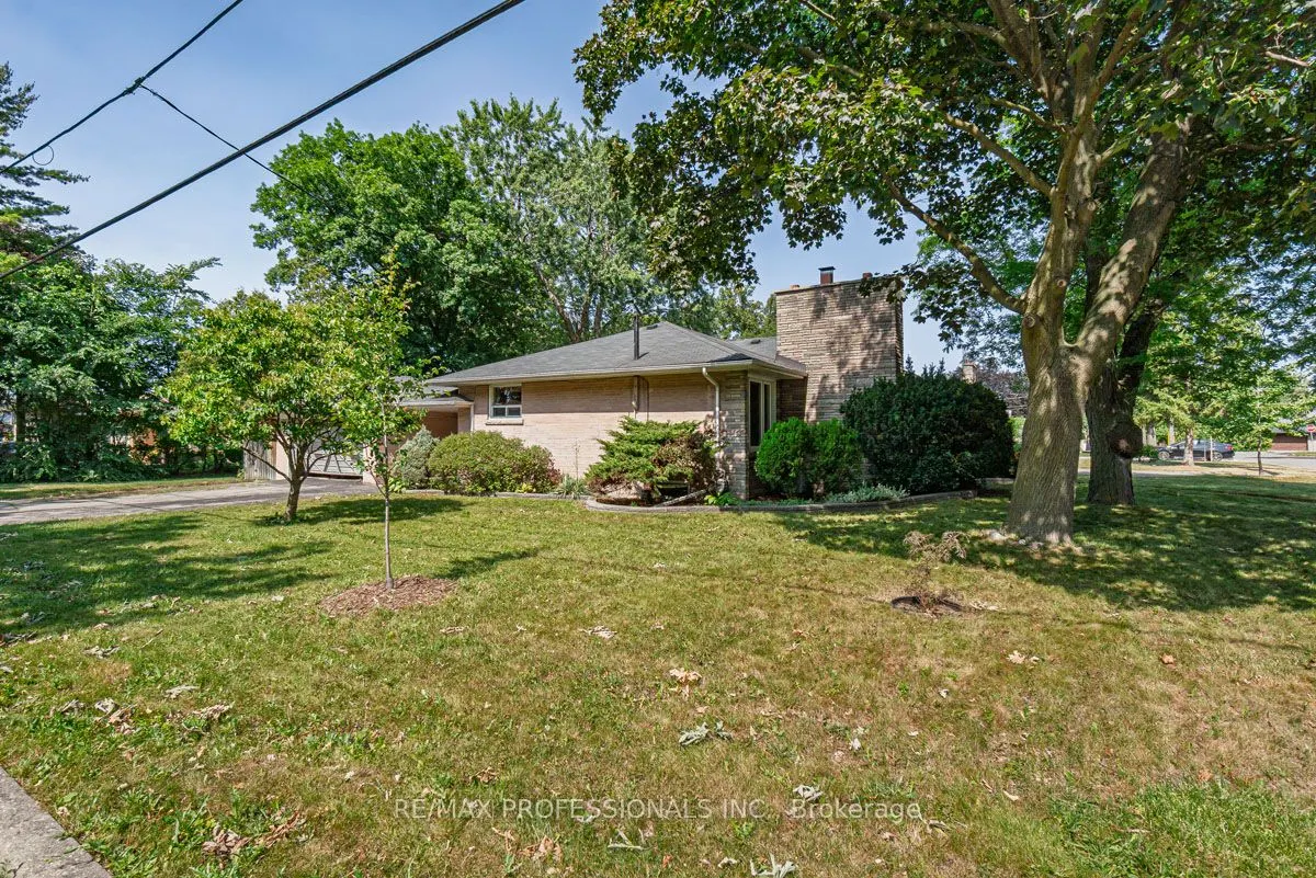8 Chantilly Gardens