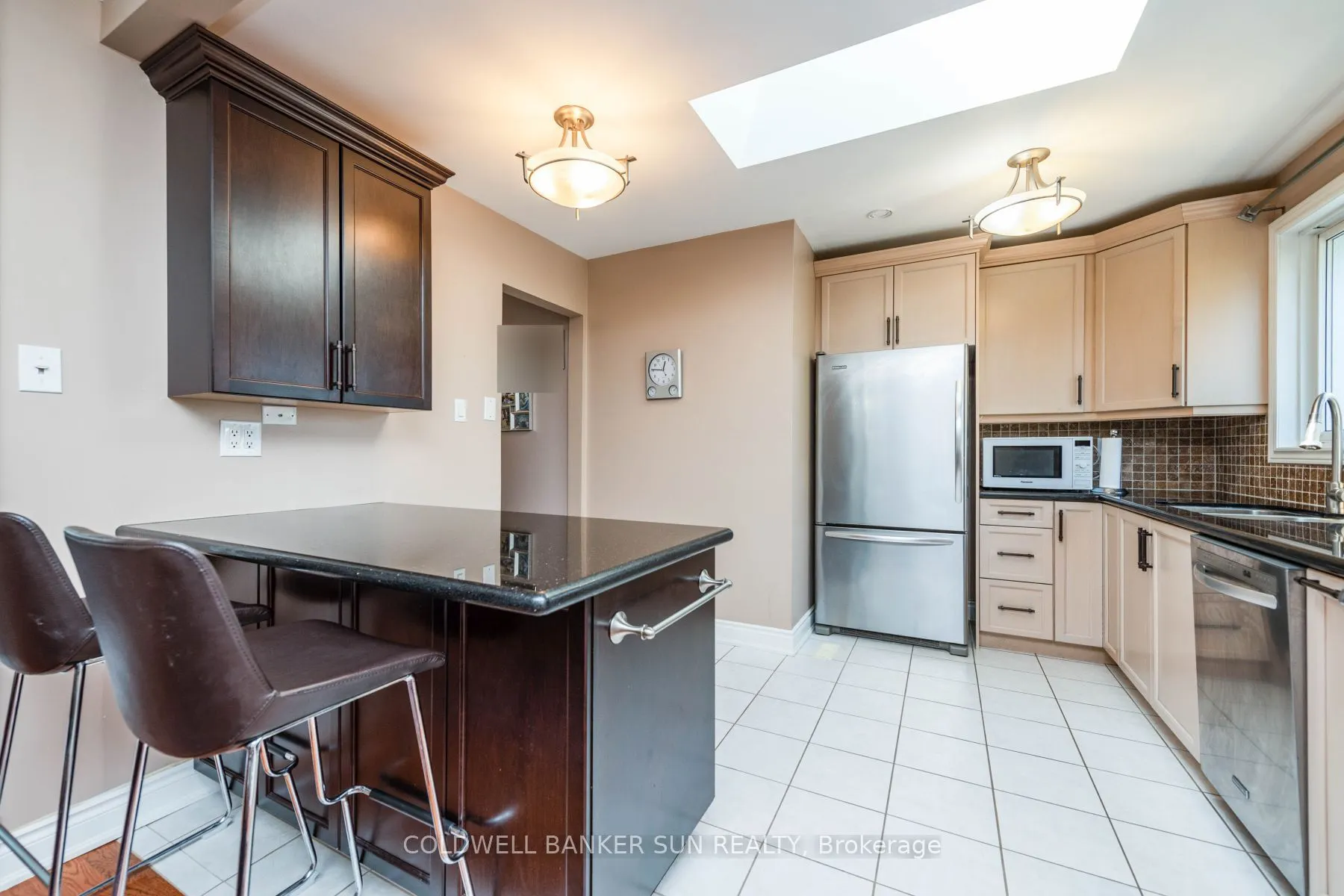 2483 Yarmouth Crescent