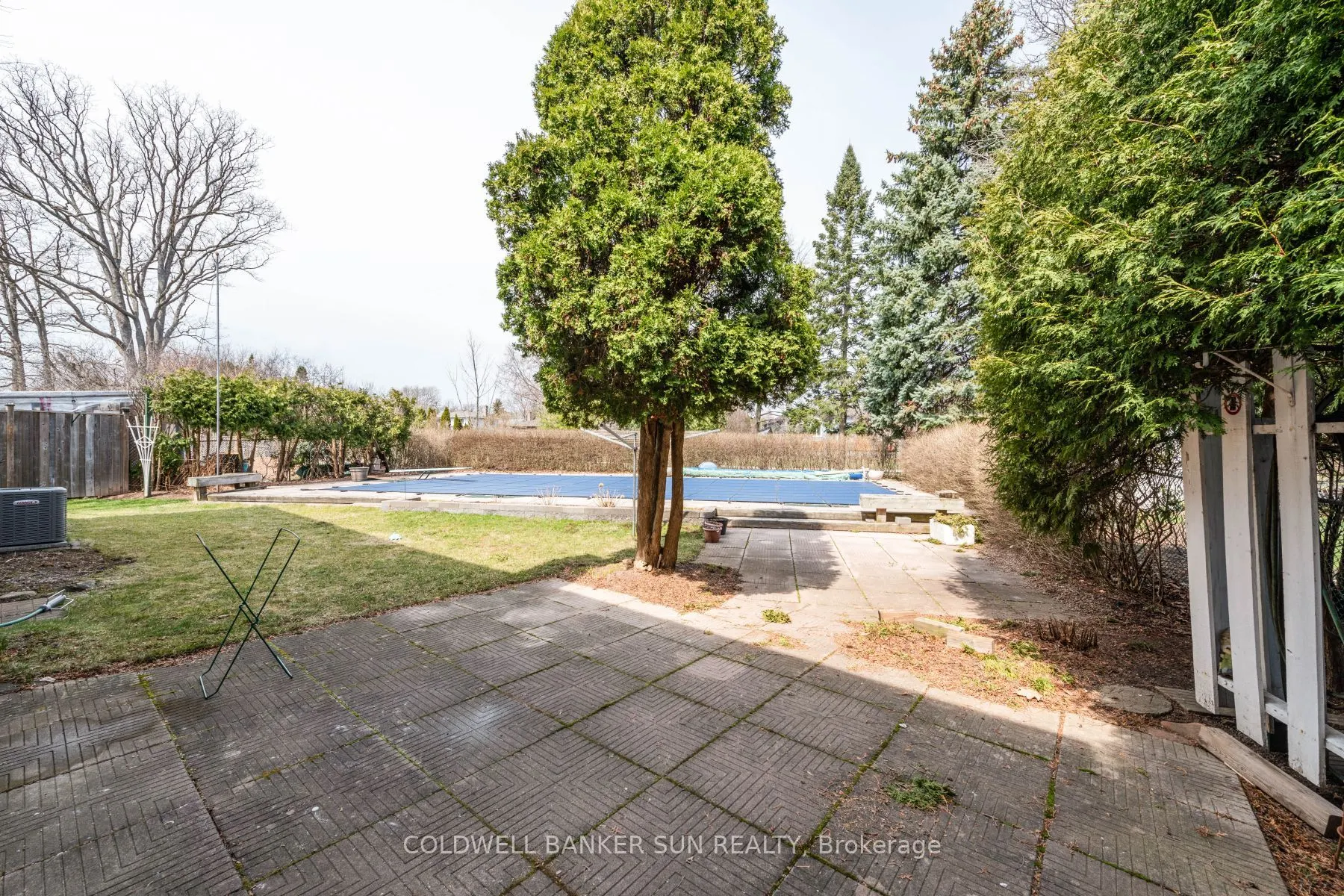 2483 Yarmouth Crescent