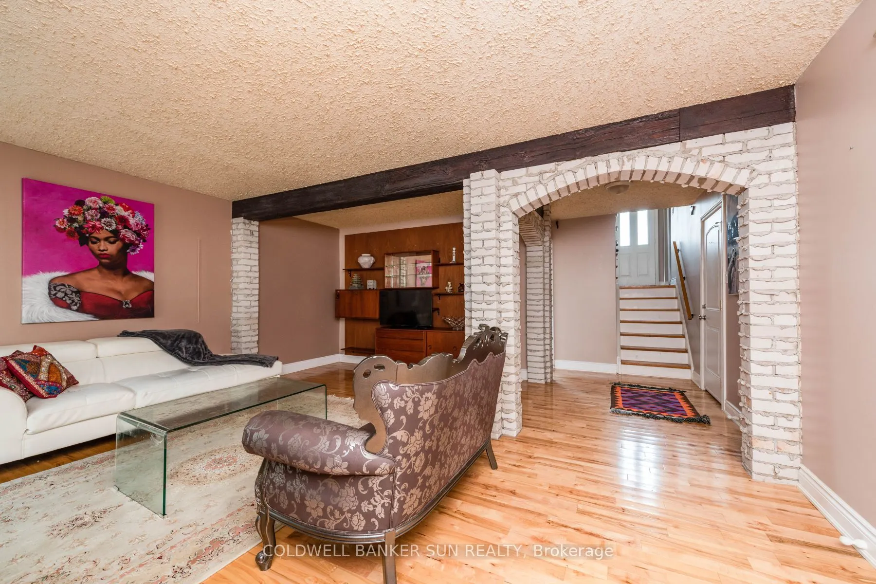 2483 Yarmouth Crescent
