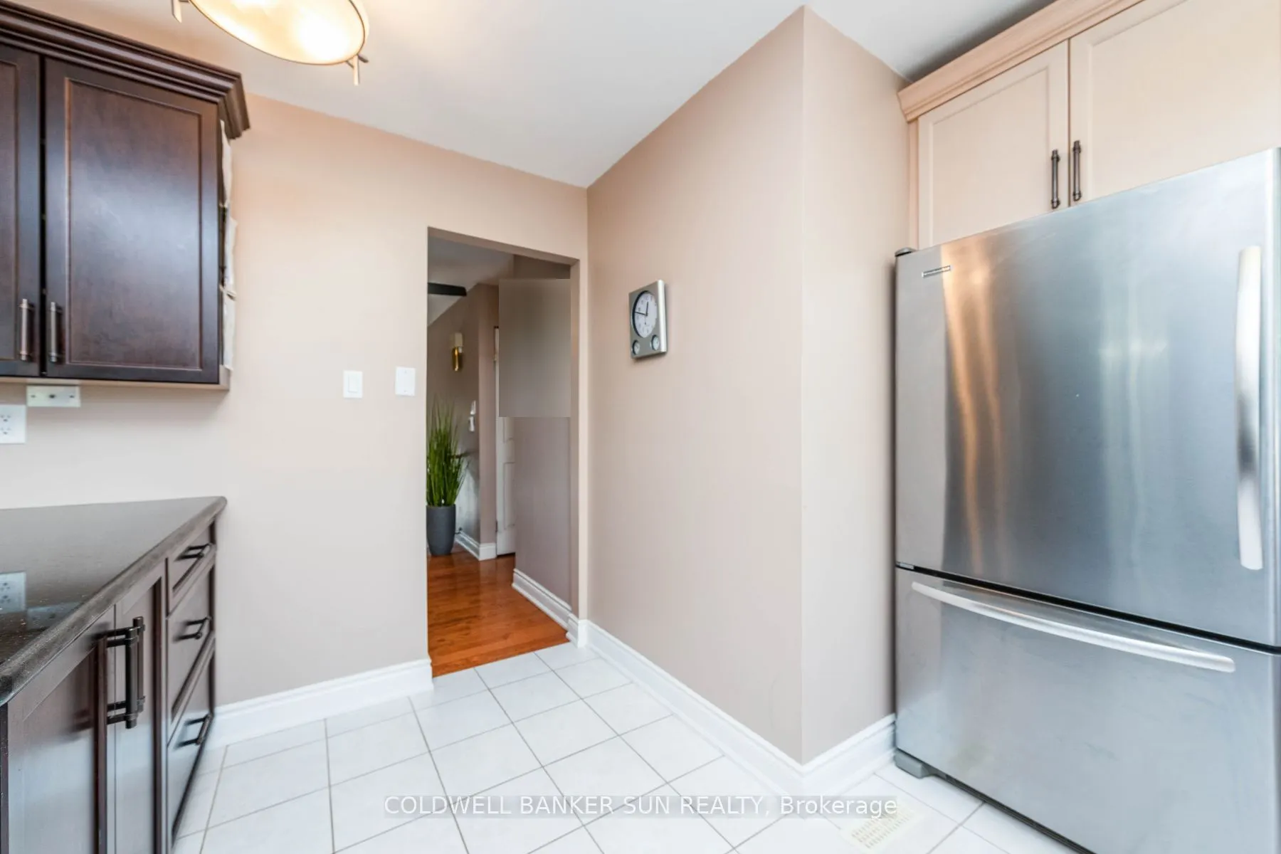2483 Yarmouth Crescent