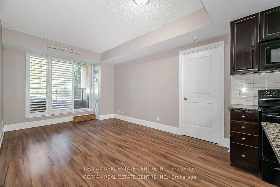 330 Burnhamthorpe Road, #204