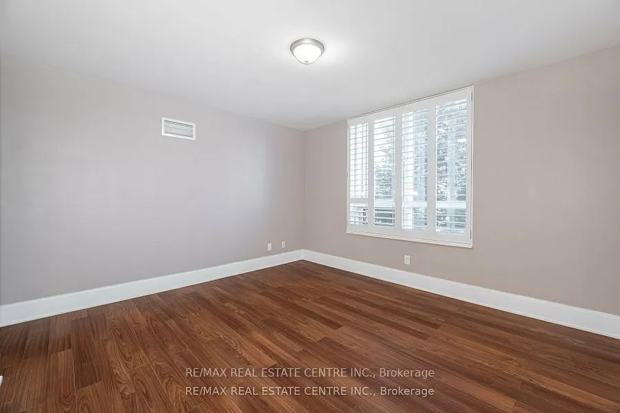 330 Burnhamthorpe Road, #204