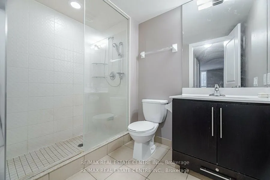 330 Burnhamthorpe Road, #204