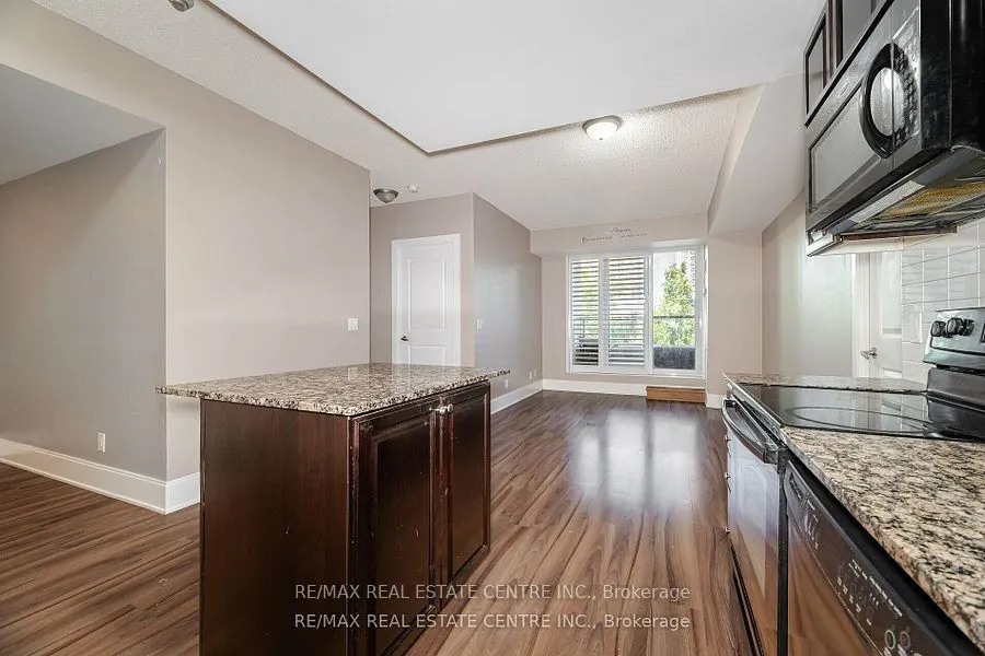 330 Burnhamthorpe Road, #204