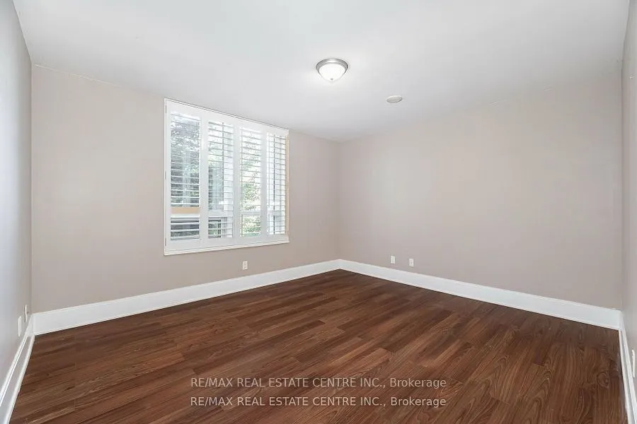 330 Burnhamthorpe Road, #204