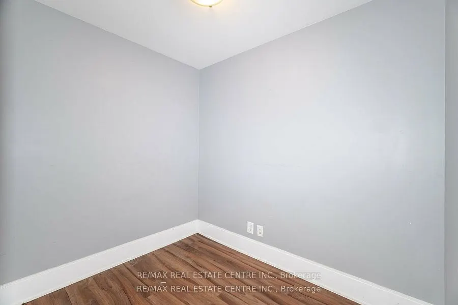 330 Burnhamthorpe Road, #204