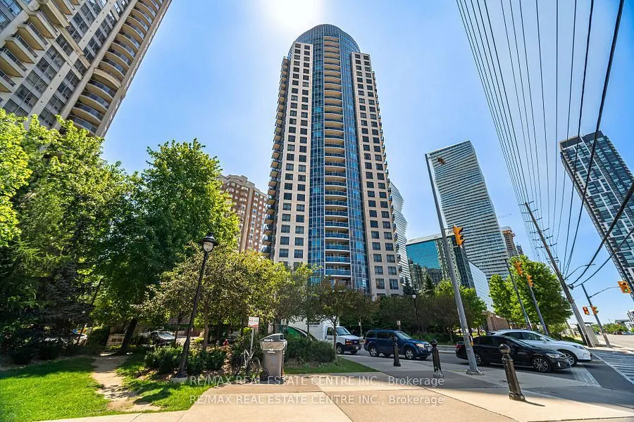 330 Burnhamthorpe Road, #204