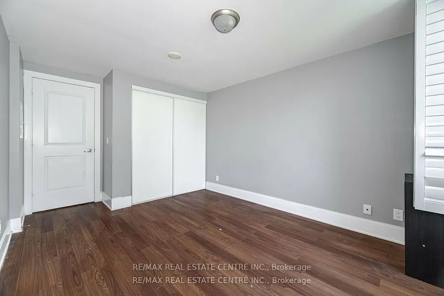 330 Burnhamthorpe Road, #204