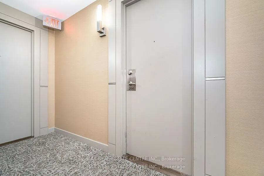 330 Burnhamthorpe Road, #204