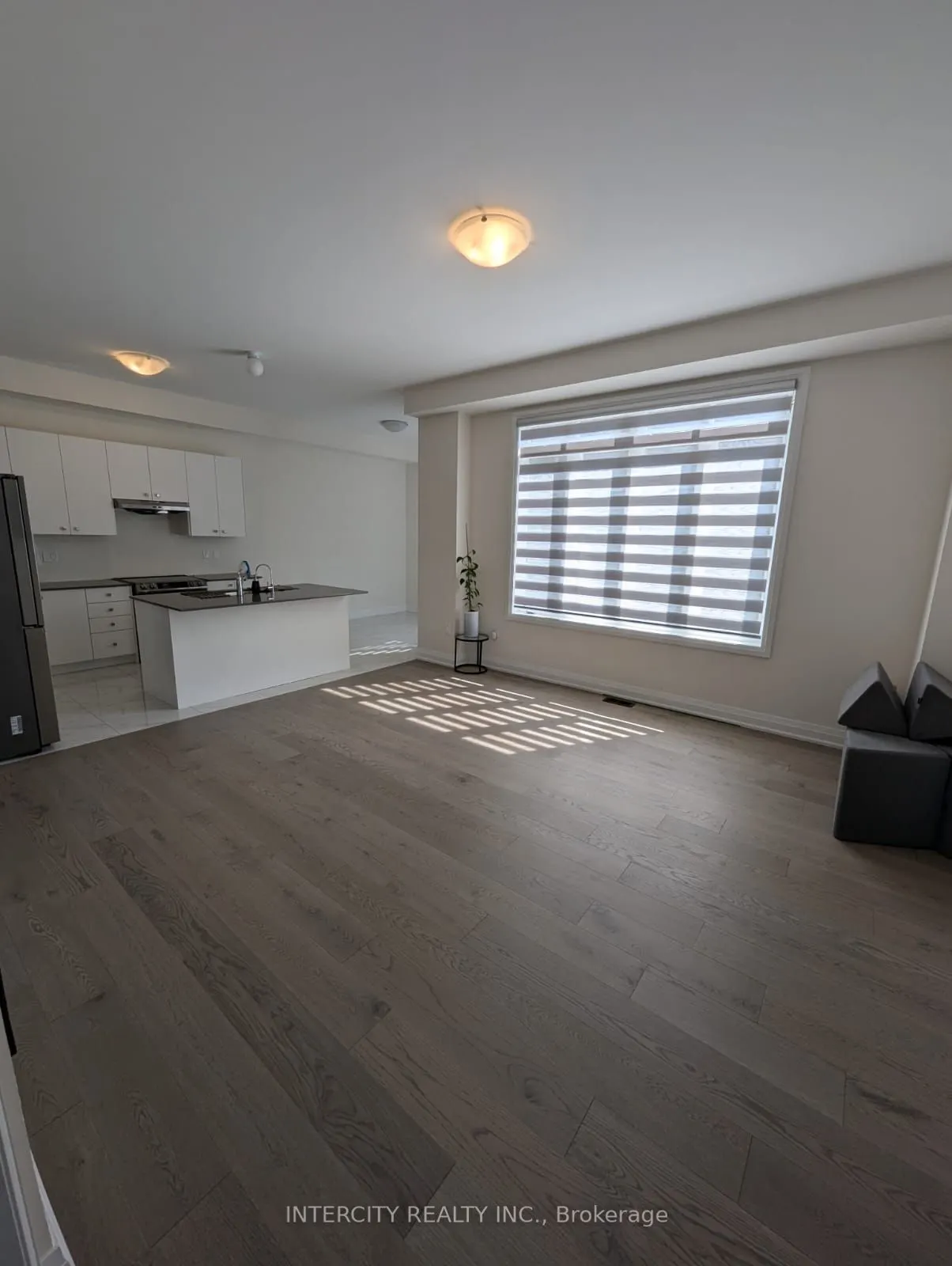 16 Moorcroft Place, #Upper