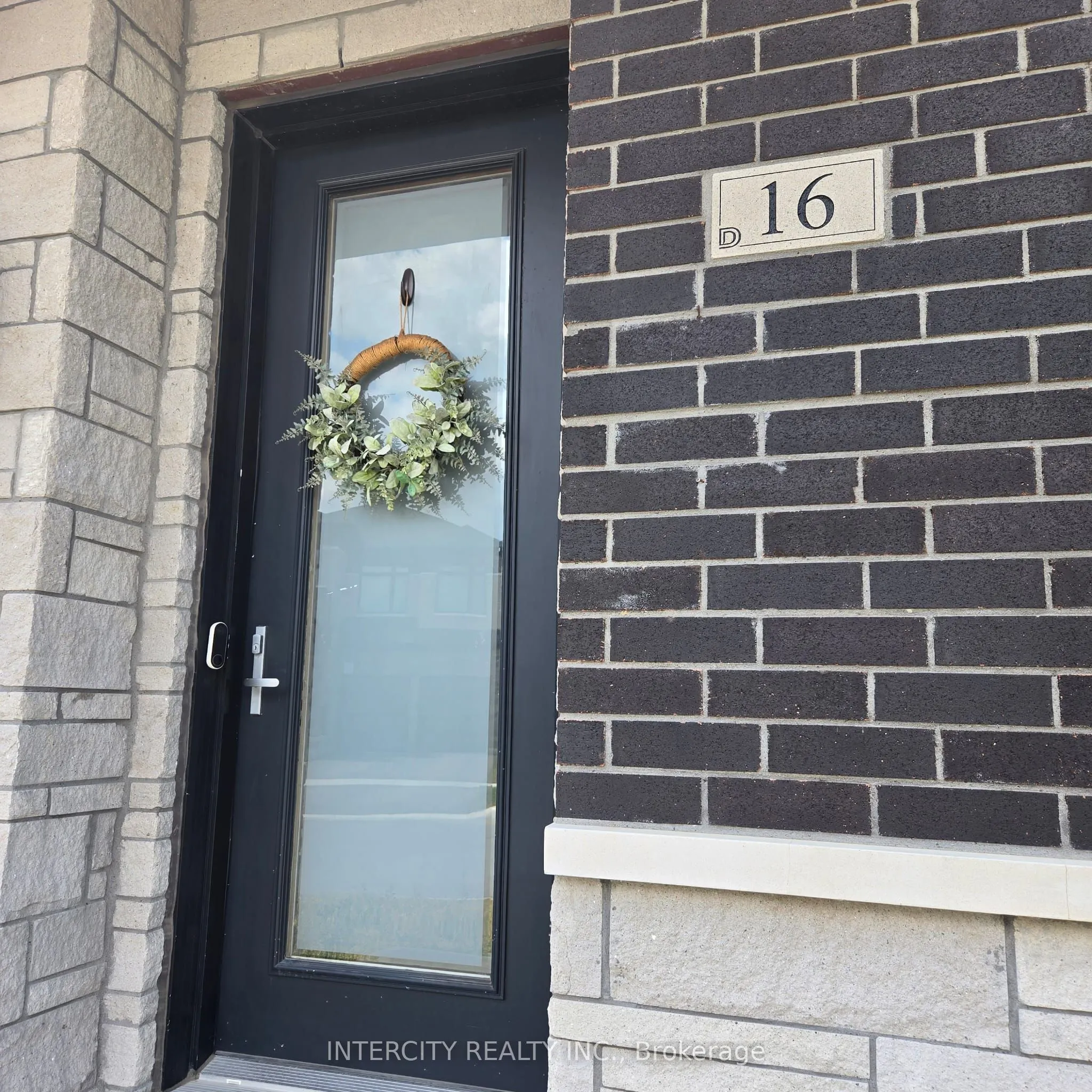 16 Moorcroft Place, #Upper