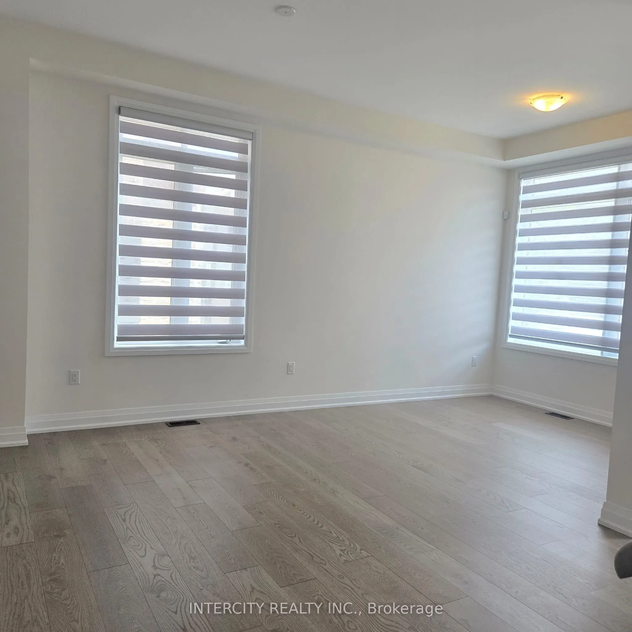 16 Moorcroft Place, #Upper